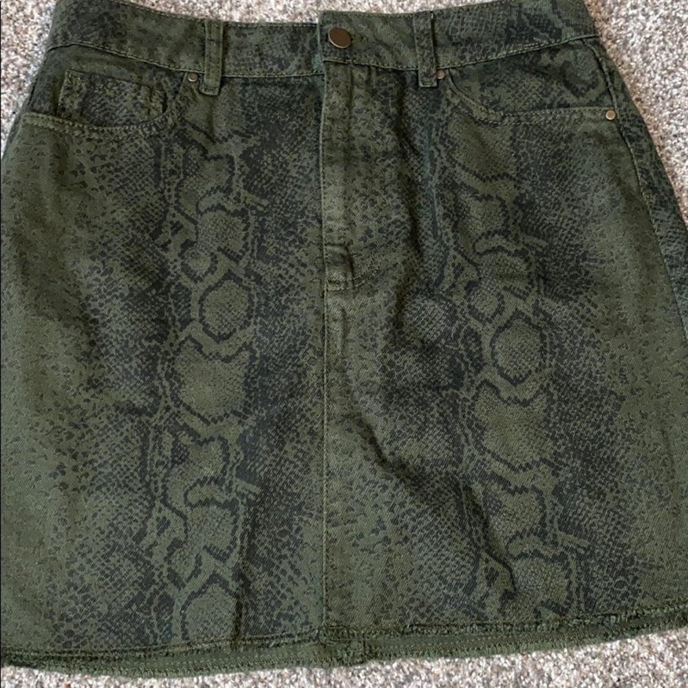 Hollister snake print skirt high rise